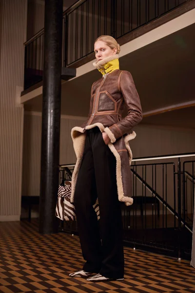 Look 7
